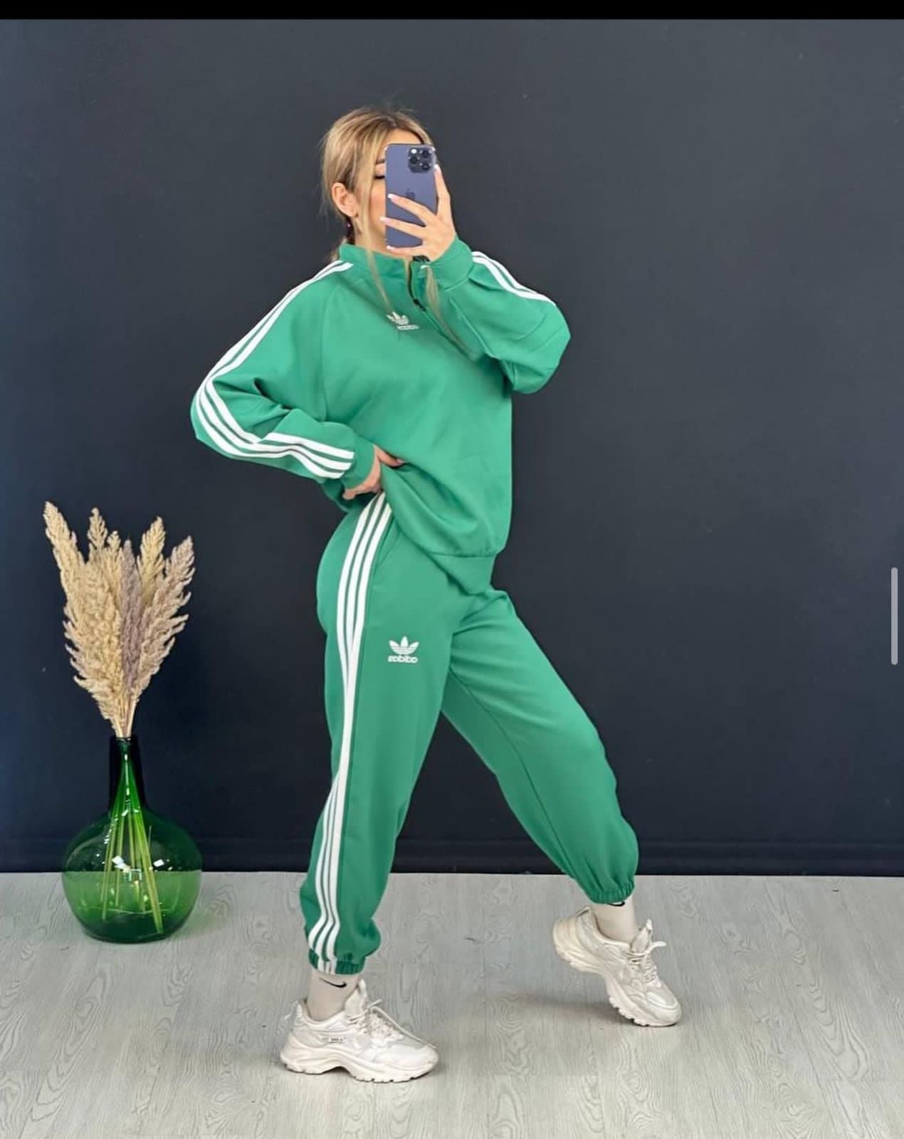Saimwear Embroidery Side Stripe Fleece Tracksuit CH 403