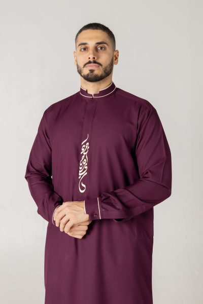 T-09 burgundy Classic Men’s Thobe with Printed Detailing