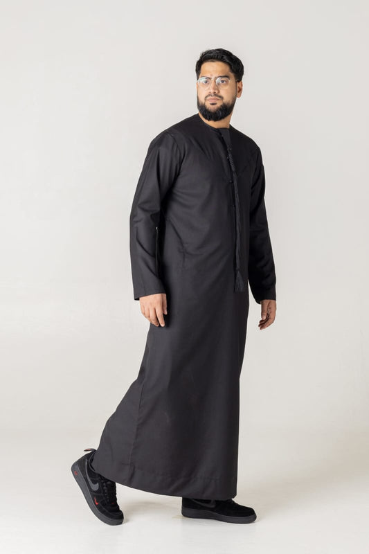 T-08 Black Classic Men’s Thobe with Printed Detailing