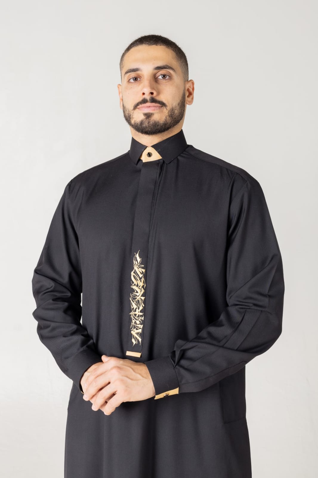 T-11 Black Classic Men’s Thobe with Printed Detailing