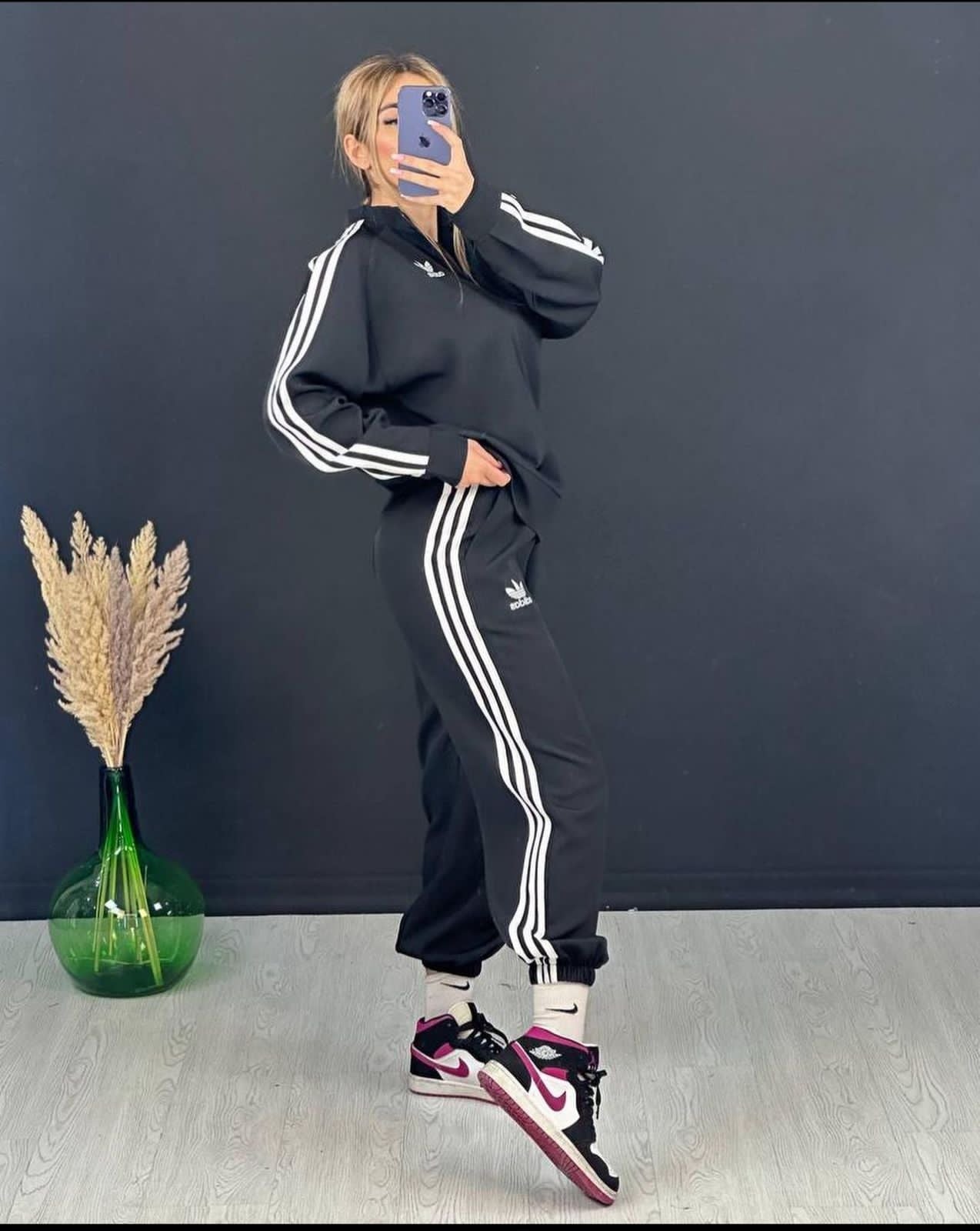 Saimwear Embroidery Side Stripe Fleece Tracksuit CH 403
