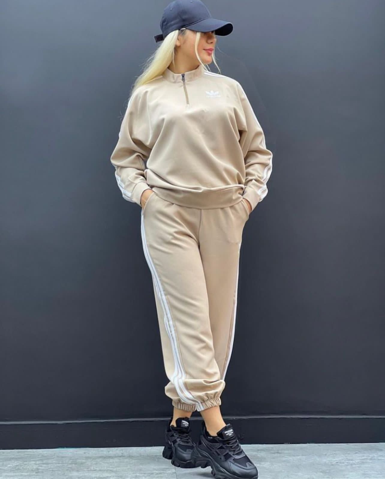 Saimwear Embroidery Side Stripe Fleece Tracksuit CH 403